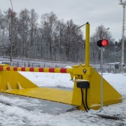 Модель ПЗП-М-Н-4000 Противотаранное дорожное      заградительное устройство 4 м (накладное) в       комплекте Привод электро