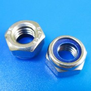 Гайка самоконтрящаяся М5 DIN985 (20шт) (103030)