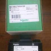 Трансформатор тока 1000/5А шина 32х65 (METSECT5DA100)