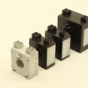 Трансформатор тока 200/5A 0.5 с неразъемным сердечником (412106)